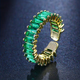 Gyldent ring med smaragd