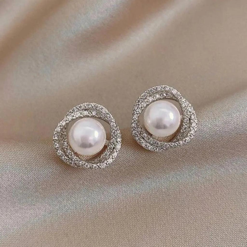 Błyszczące Spiralne Kolczyki z Eleganckimi Perłami
